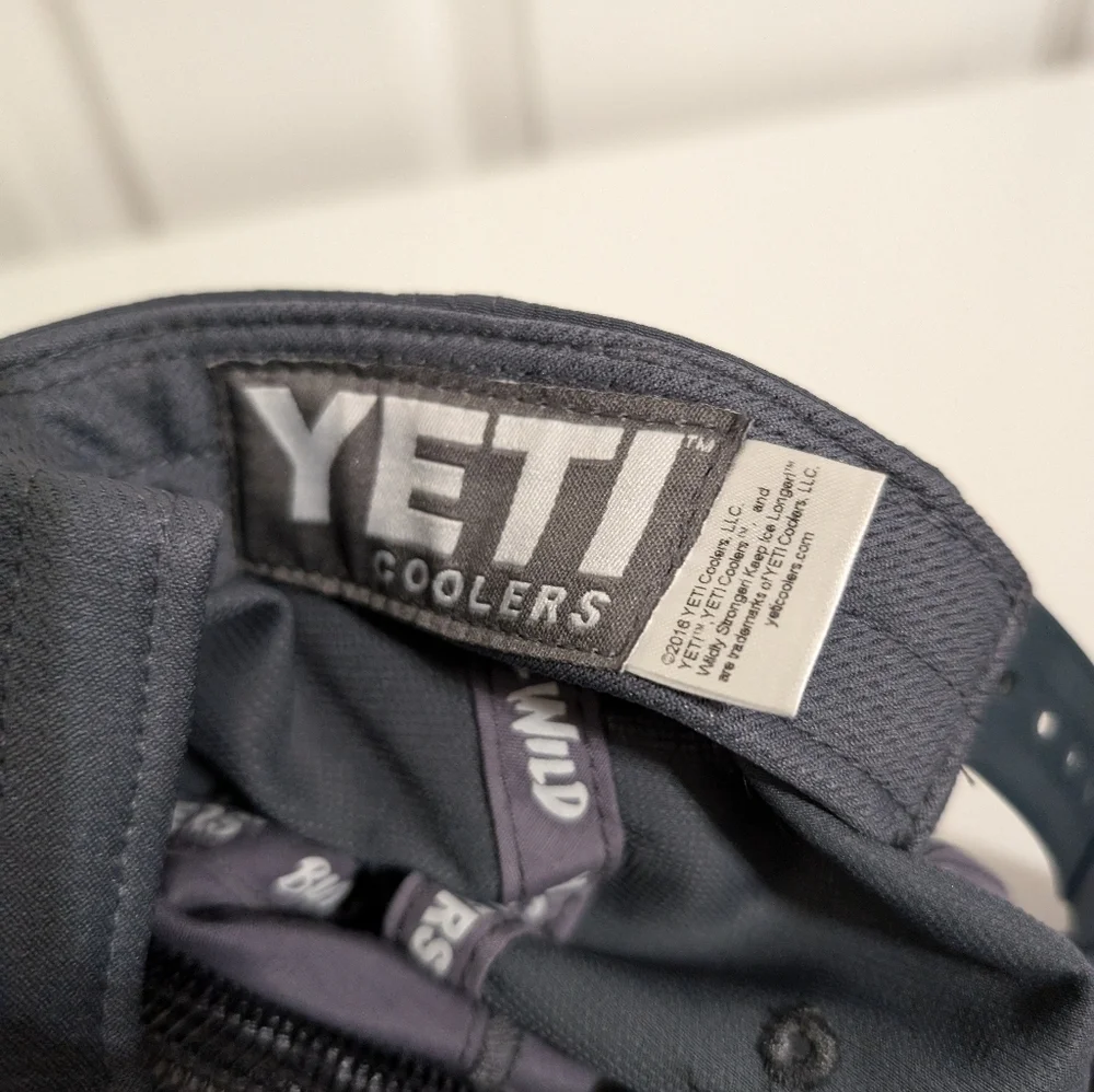 YETI Coolers Rope Trucker Hat Snap Back Gray Embroidered Cap Outdoor
